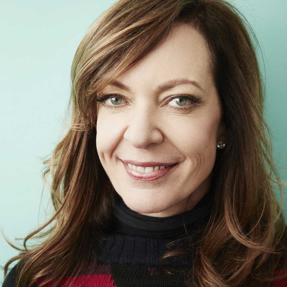 SwashVillage | Biografia di Allison Janney