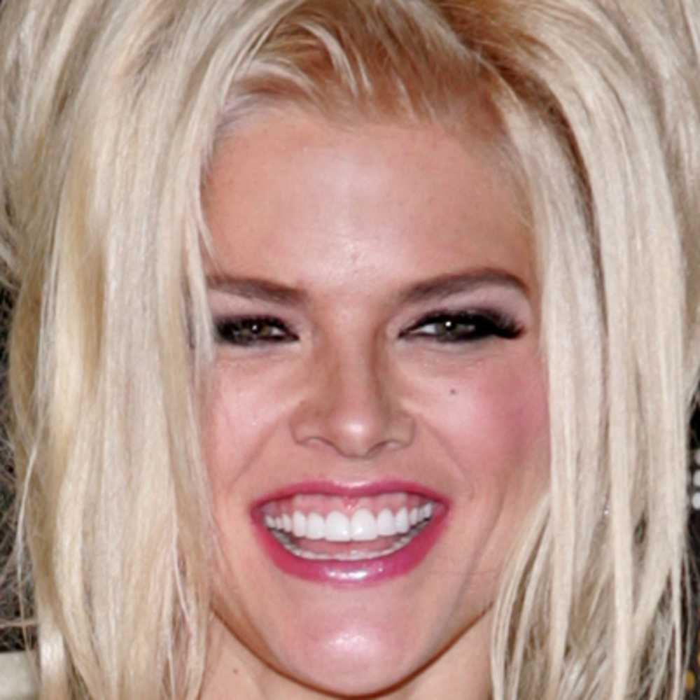 SwashVillage | Anna Nicole Smith Biografía