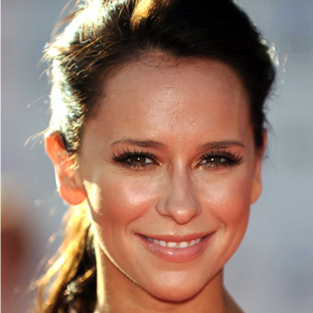 SwashVillage Jennifer Love Hewitt Biografi