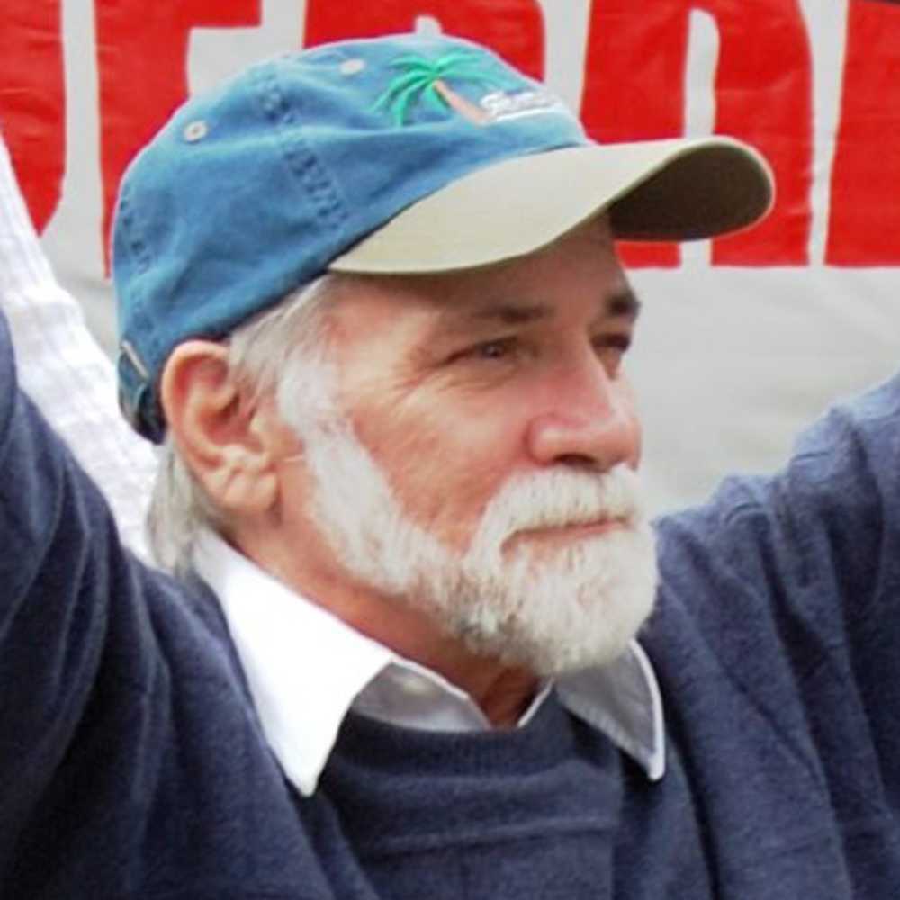 SwashVillage | Ron Kovic Biografía